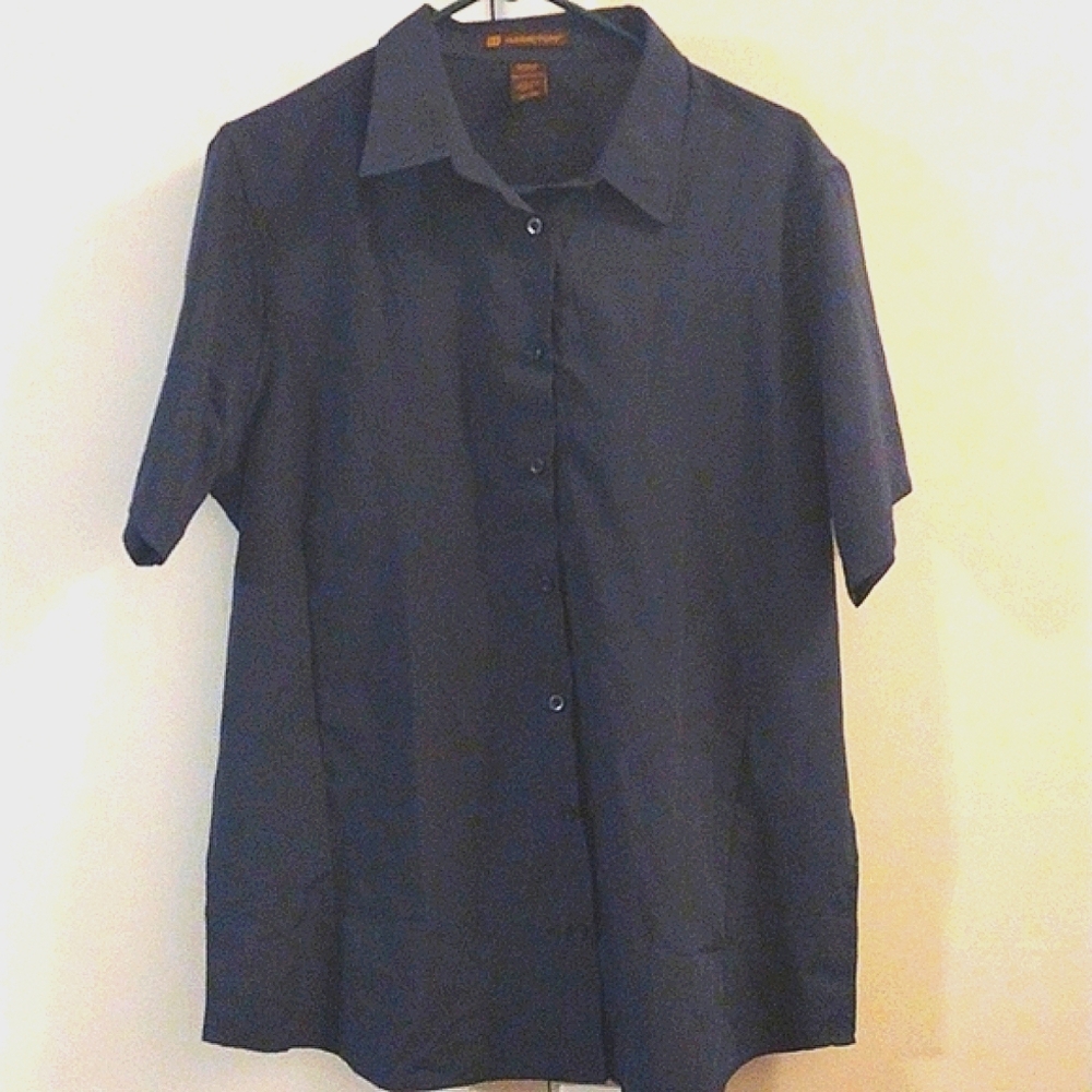 💜5/$25💜Men's XL Shortsleeve button down